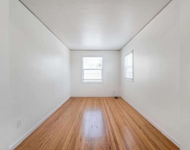 1305 Walnut Street - Photo Thumbnail 22