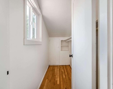 1305 Walnut Street - Photo Thumbnail 24