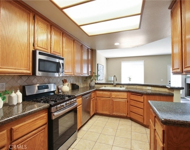 904 N Turner - Photo Thumbnail 9