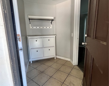 484 W 25th - Photo Thumbnail 36