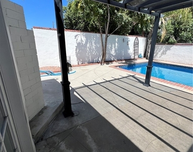 484 W 25th - Photo Thumbnail 31