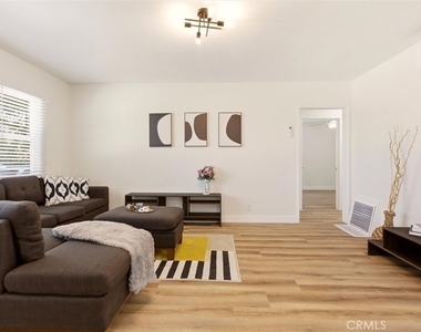 2151 Euclid Avenue - Photo Thumbnail 3