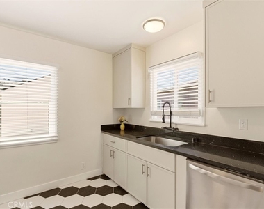 2151 Euclid Avenue - Photo Thumbnail 7