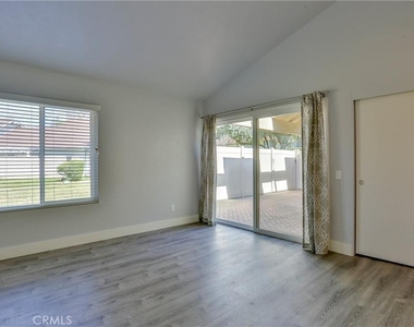 613 Lytle Street - Photo Thumbnail 9