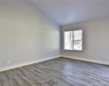 613 Lytle Street - Photo Thumbnail 7