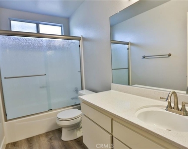 613 Lytle Street - Photo Thumbnail 10