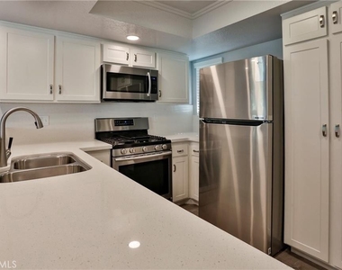 613 Lytle Street - Photo Thumbnail 5