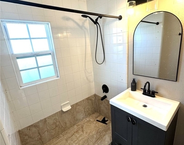 9105 Margaret Street - Photo Thumbnail 7
