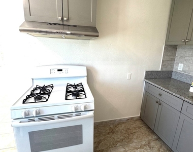 9105 Margaret Street - Photo Thumbnail 10