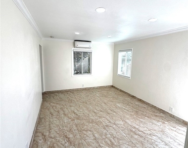 9105 Margaret Street - Photo Thumbnail 14