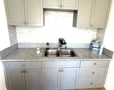 9105 Margaret Street - Photo Thumbnail 11