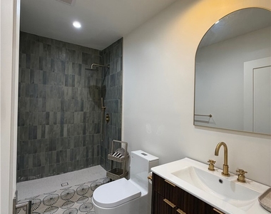 3454 W 48th Street - Photo Thumbnail 11