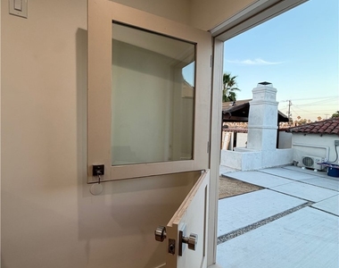3454 W 48th Street - Photo Thumbnail 7