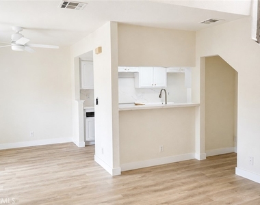 312 Shade Ln - Photo Thumbnail 2