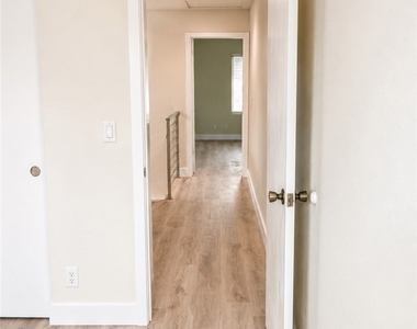 312 Shade Ln - Photo Thumbnail 8