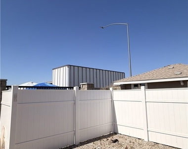 18623 Orange Street - Photo Thumbnail 10