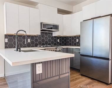 10719 Addison Street - Photo Thumbnail 23