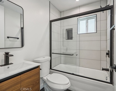 10719 Addison Street - Photo Thumbnail 10