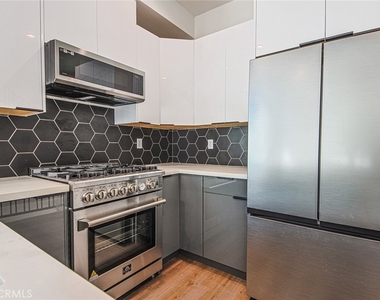 10719 Addison Street - Photo Thumbnail 24