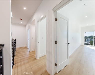 1332 S Longwood Avenue - Photo Thumbnail 27