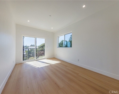 1332 S Longwood Avenue - Photo Thumbnail 28