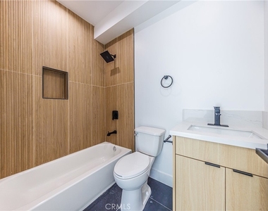 1332 S Longwood Avenue - Photo Thumbnail 40