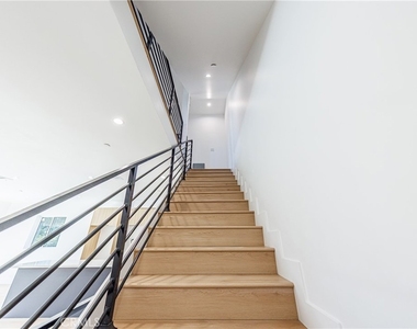1332 S Longwood Avenue - Photo Thumbnail 25