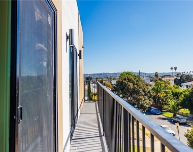 1332 S Longwood Avenue - Photo Thumbnail 31