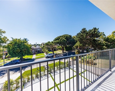 1332 S Longwood Avenue - Photo Thumbnail 15