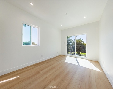 1332 S Longwood Avenue - Photo Thumbnail 23
