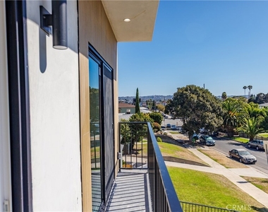 1332 S Longwood Avenue - Photo Thumbnail 17