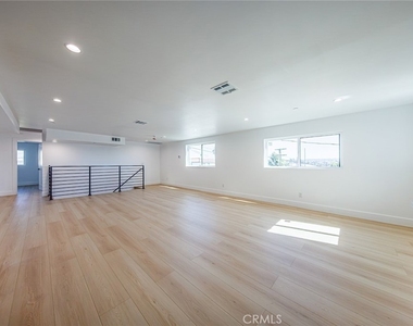 1332 S Longwood Avenue - Photo Thumbnail 16