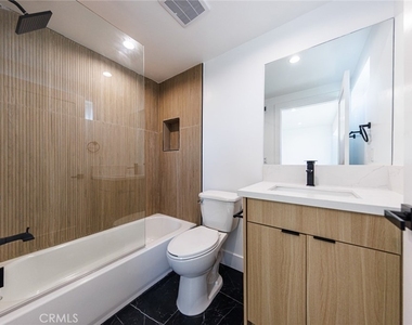 1332 S Longwood Avenue - Photo Thumbnail 21