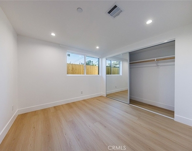 1332 S Longwood Avenue - Photo Thumbnail 10