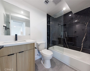 1332 S Longwood Avenue - Photo Thumbnail 17