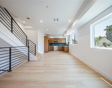 1065 S Corning Street - Photo Thumbnail 13