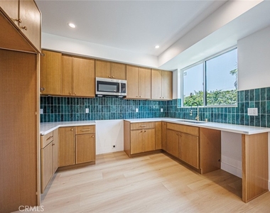 1065 S Corning Street - Photo Thumbnail 16