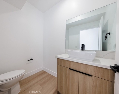 1065 S Corning Street - Photo Thumbnail 11