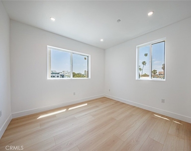 1065 S Corning Street - Photo Thumbnail 30