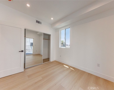 1065 S Corning Street - Photo Thumbnail 24