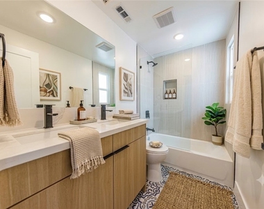 1065 S Corning Street - Photo Thumbnail 5
