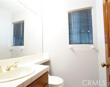 333 Genoa - Photo Thumbnail 15