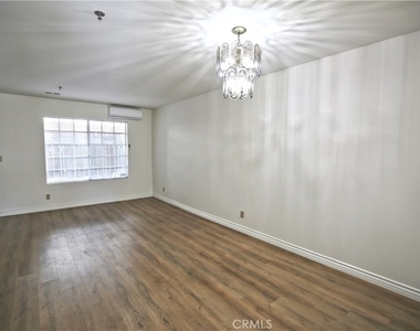 1211 Huntington Drive - Photo Thumbnail 6