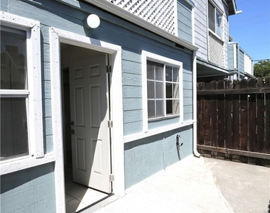 1211 Huntington Drive - Photo Thumbnail 16