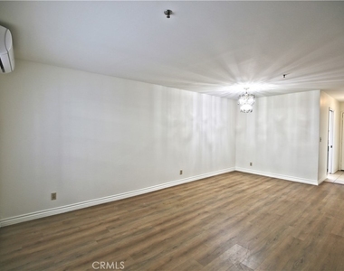 1211 Huntington Drive - Photo Thumbnail 4