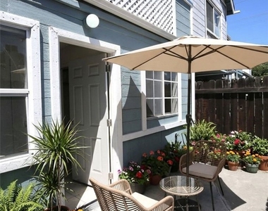 1211 Huntington Drive - Photo Thumbnail 15