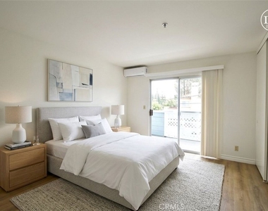 1211 Huntington Drive - Photo Thumbnail 9