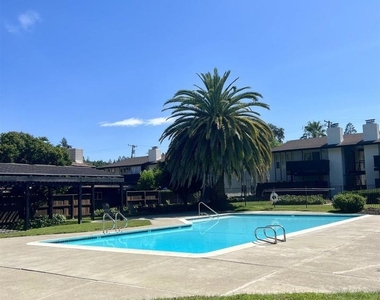 2060 Camel Ln - Photo Thumbnail 26