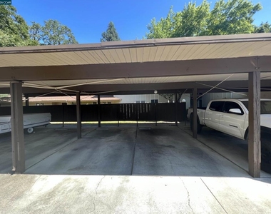 2060 Camel Ln - Photo Thumbnail 28