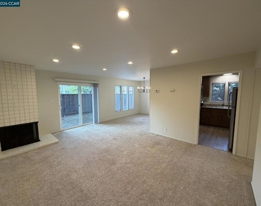 2060 Camel Ln - Photo Thumbnail 20